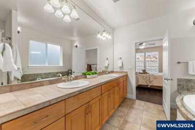 Home For Sale in Salem, Oregon