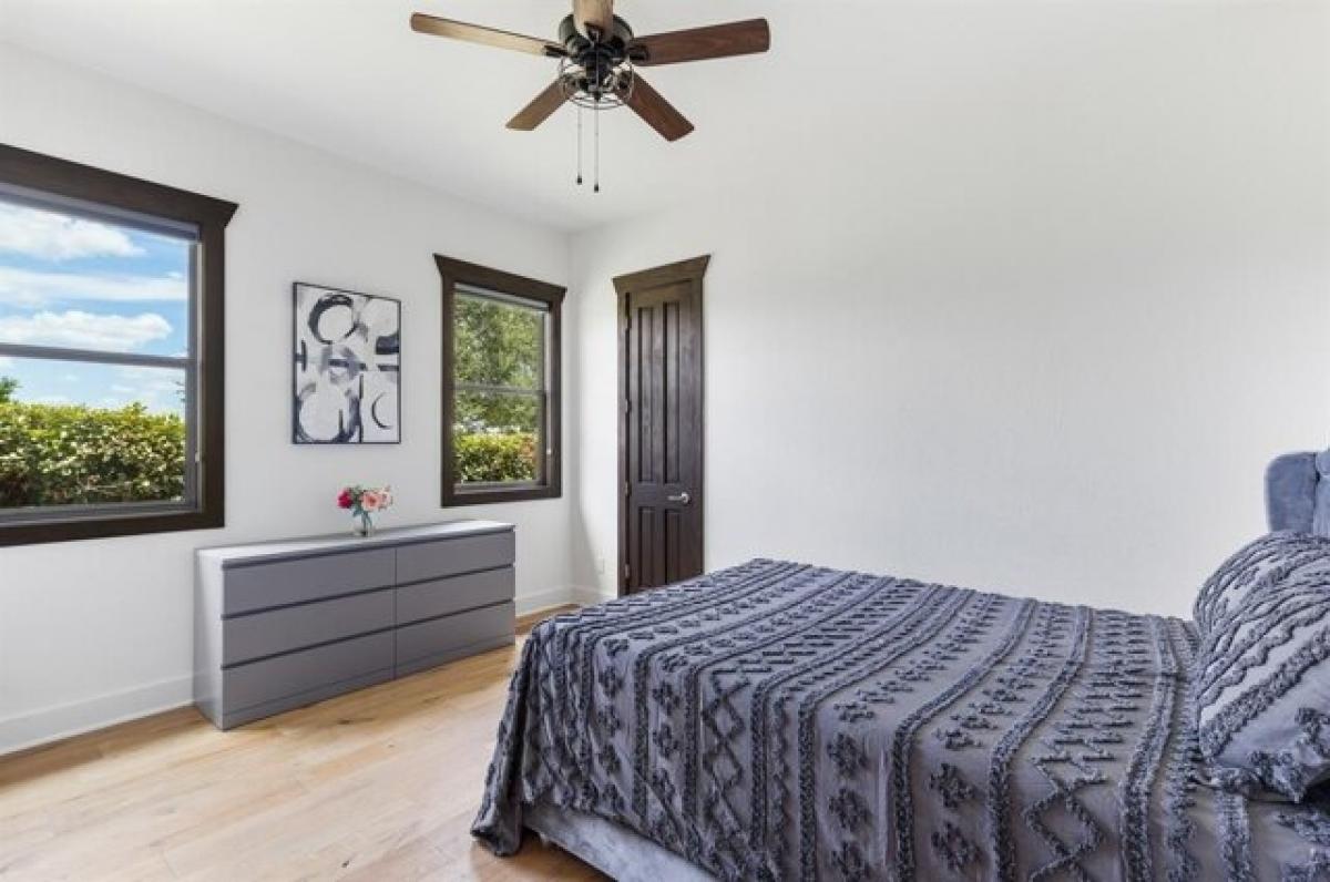 Picture of Home For Sale in Dripping Springs, Texas, United States