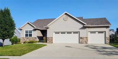 Home For Sale in Marion, Iowa