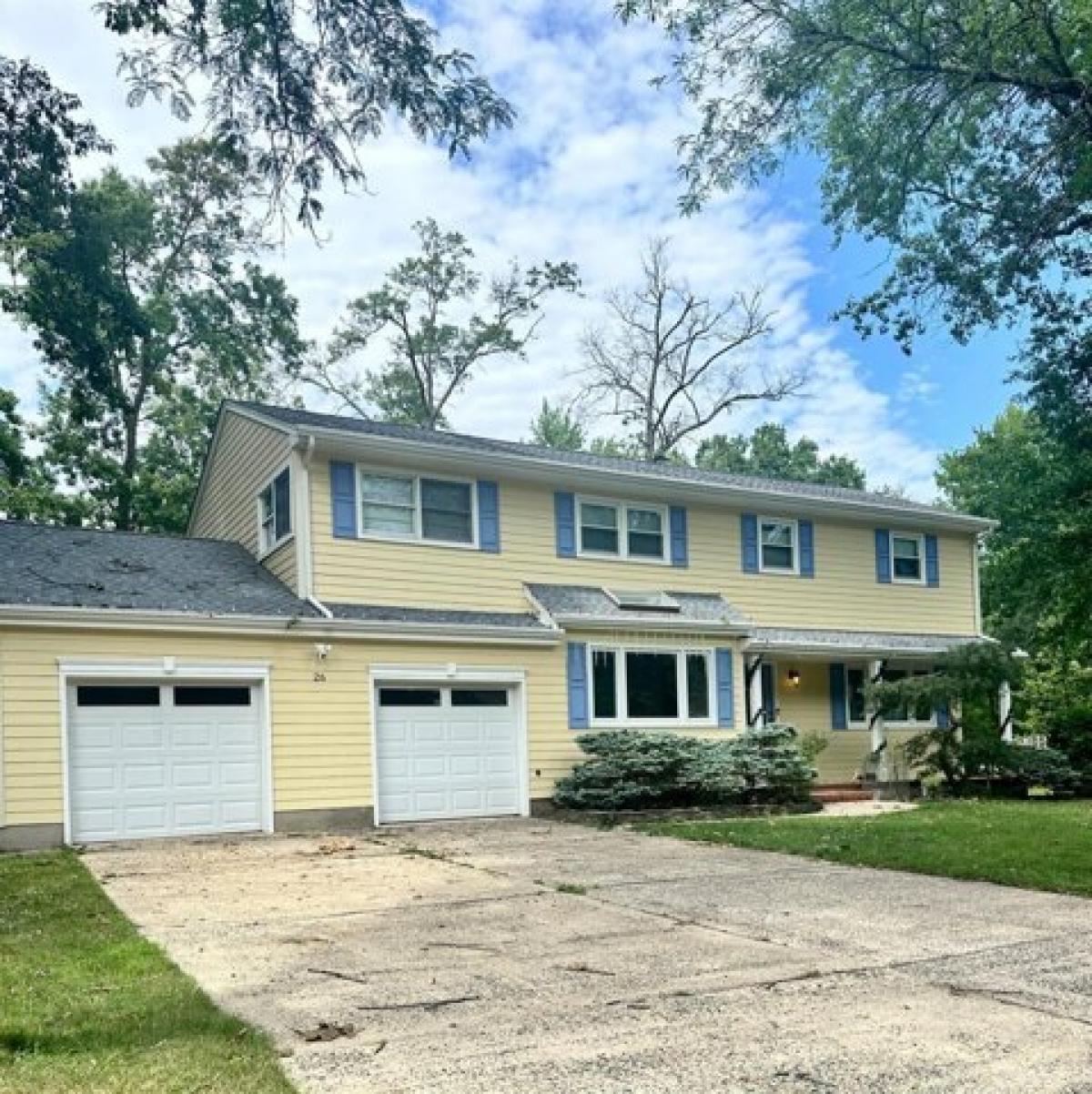 Picture of Home For Sale in Edison, New Jersey, United States