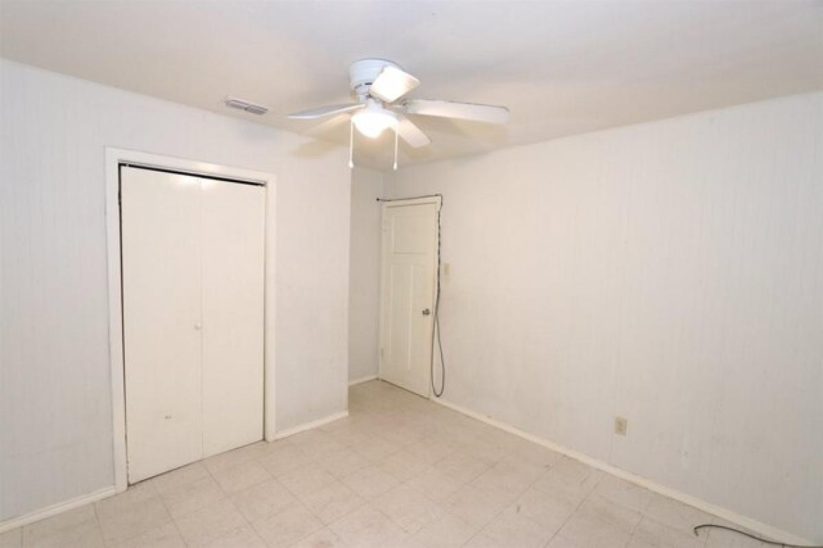 Picture of Home For Sale in Laredo, Texas, United States