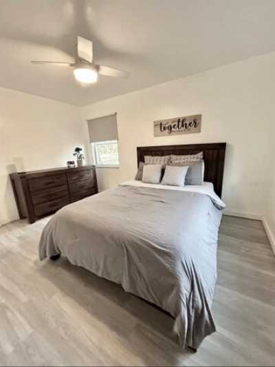 Home For Sale in Newberry, Florida