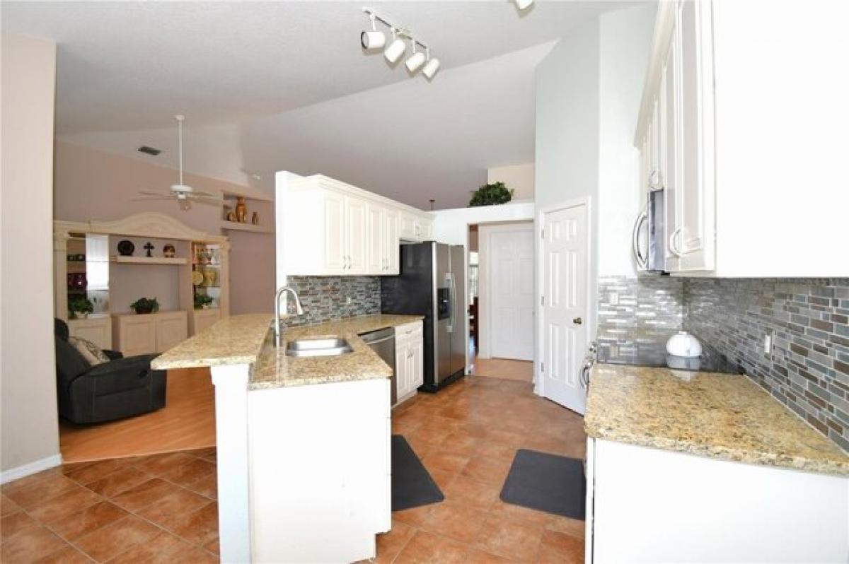 Picture of Home For Sale in Tavares, Florida, United States