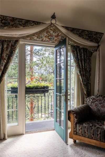 Home For Sale in Evergreen, Colorado