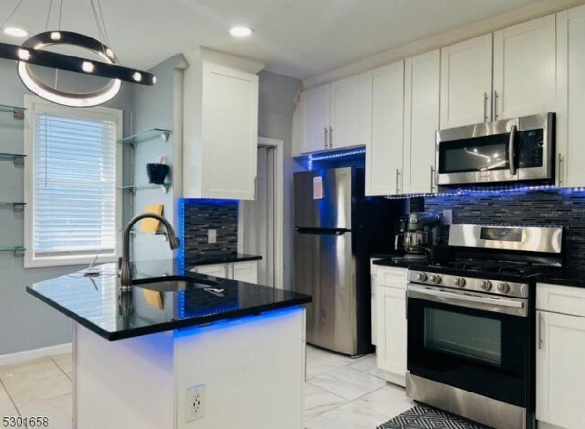 Picture of Home For Rent in Newark, New Jersey, United States