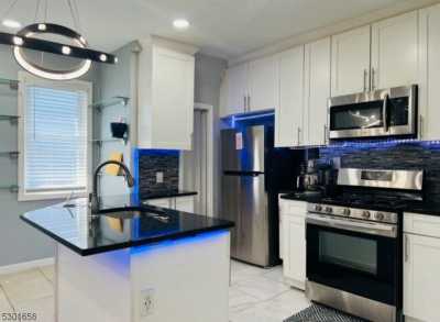 Home For Rent in Newark, New Jersey