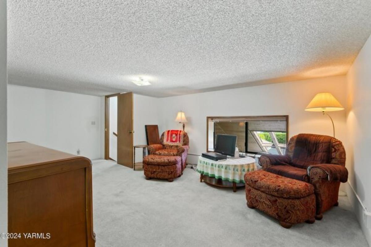 Picture of Home For Sale in Yakima, Washington, United States