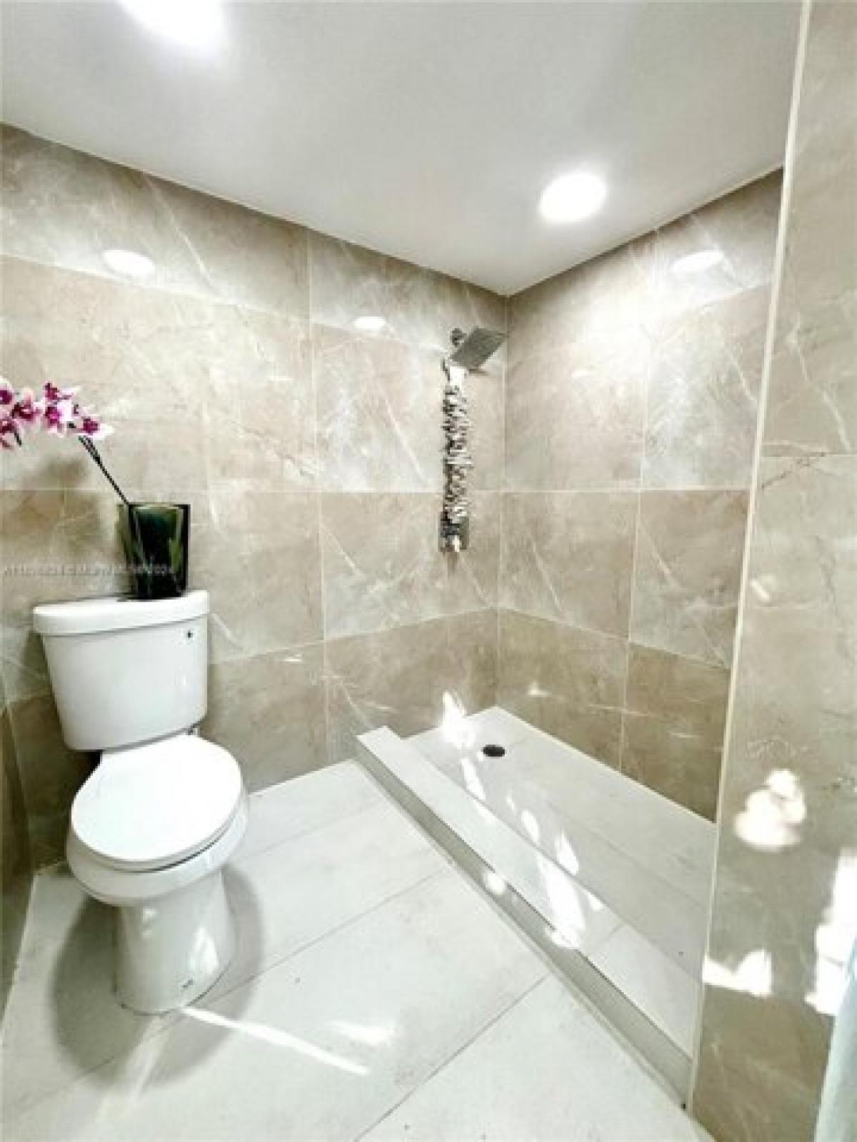 Picture of Home For Sale in Coral Gables, Florida, United States