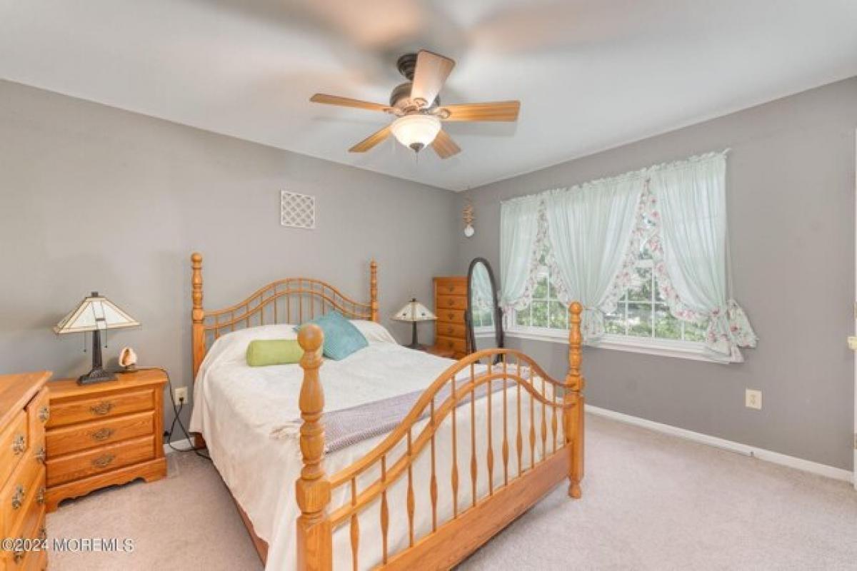 Picture of Home For Sale in Brick, New Jersey, United States