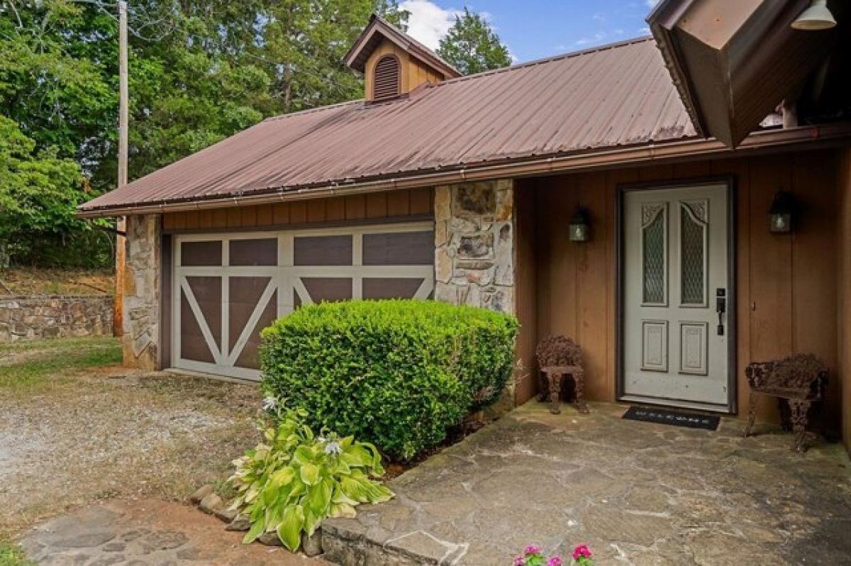 Picture of Home For Sale in Sparta, Tennessee, United States