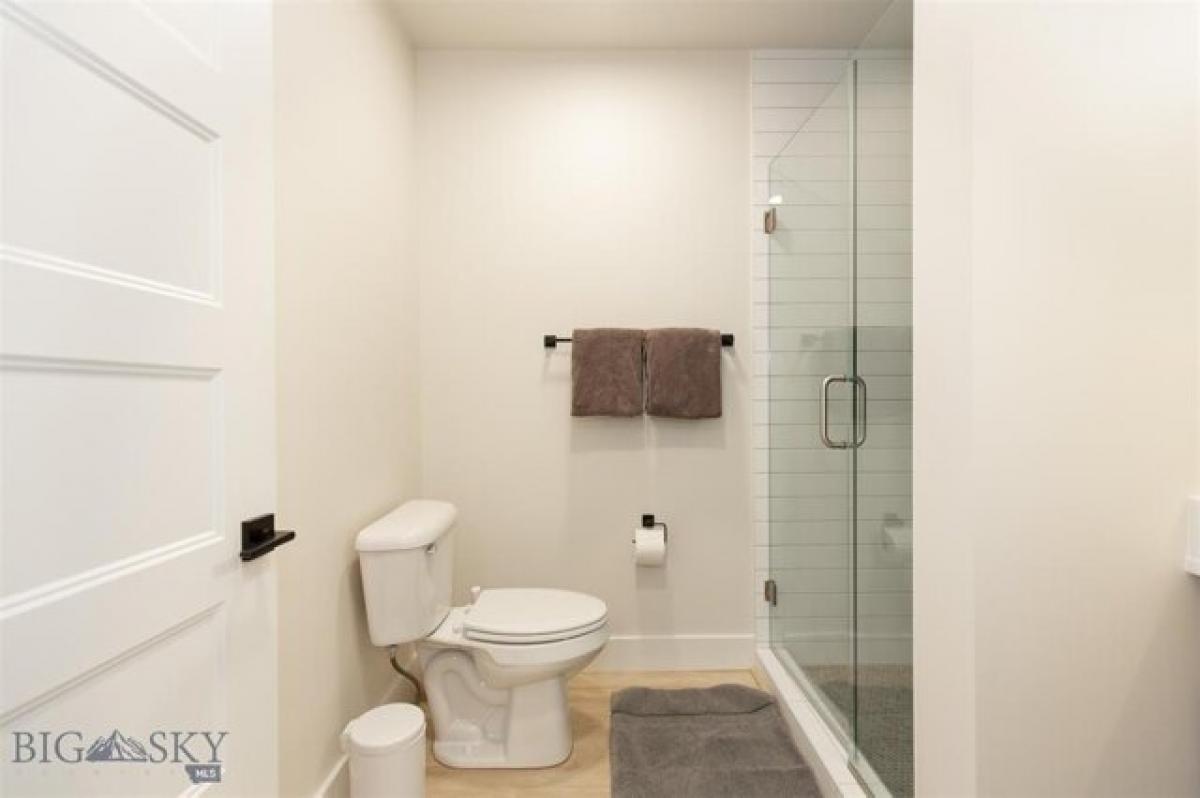 Picture of Home For Sale in Bozeman, Montana, United States