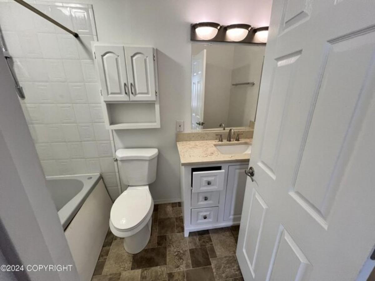 Picture of Home For Sale in Anchorage, Alaska, United States