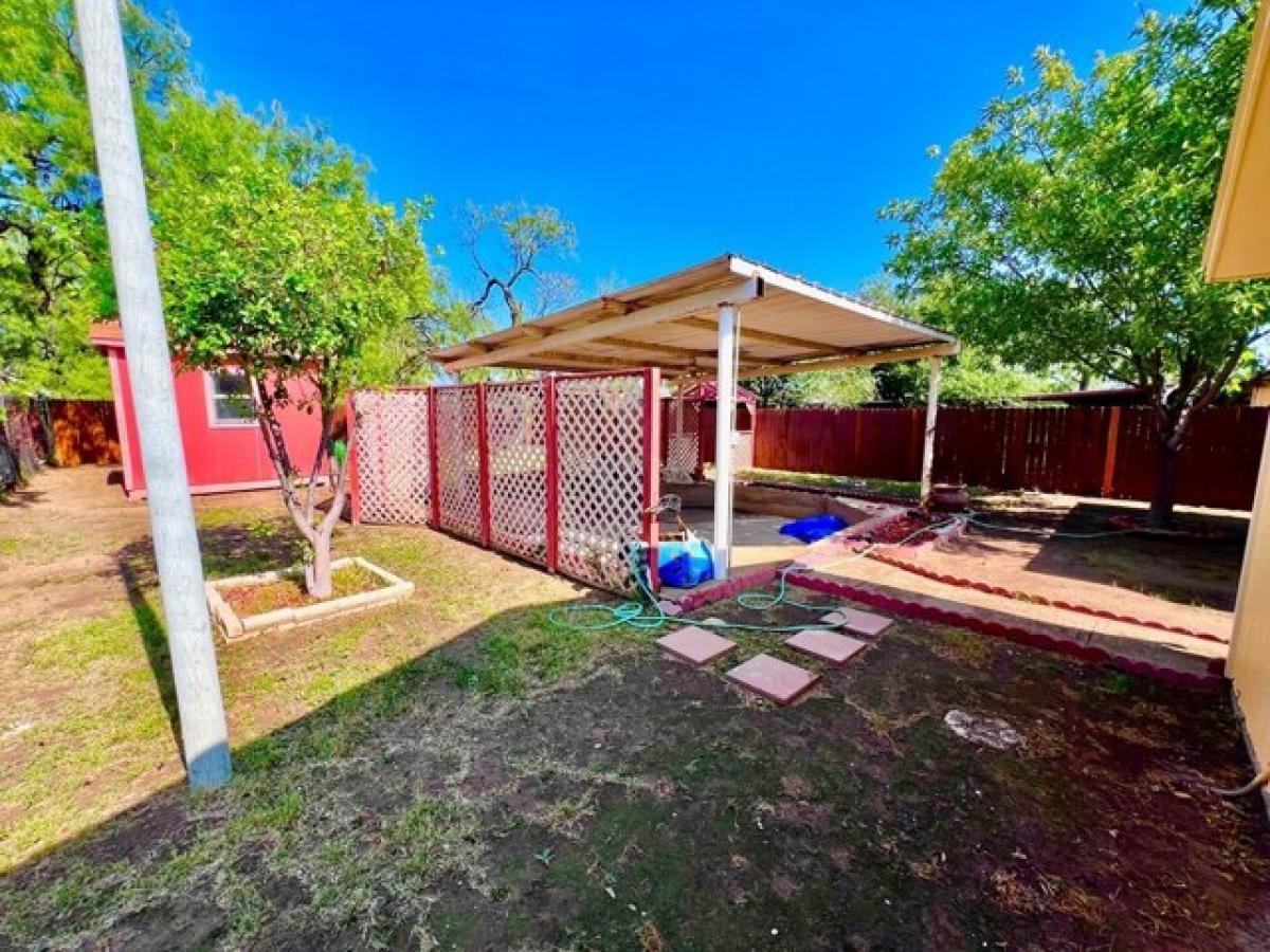 Picture of Home For Sale in Eagle Pass, Texas, United States