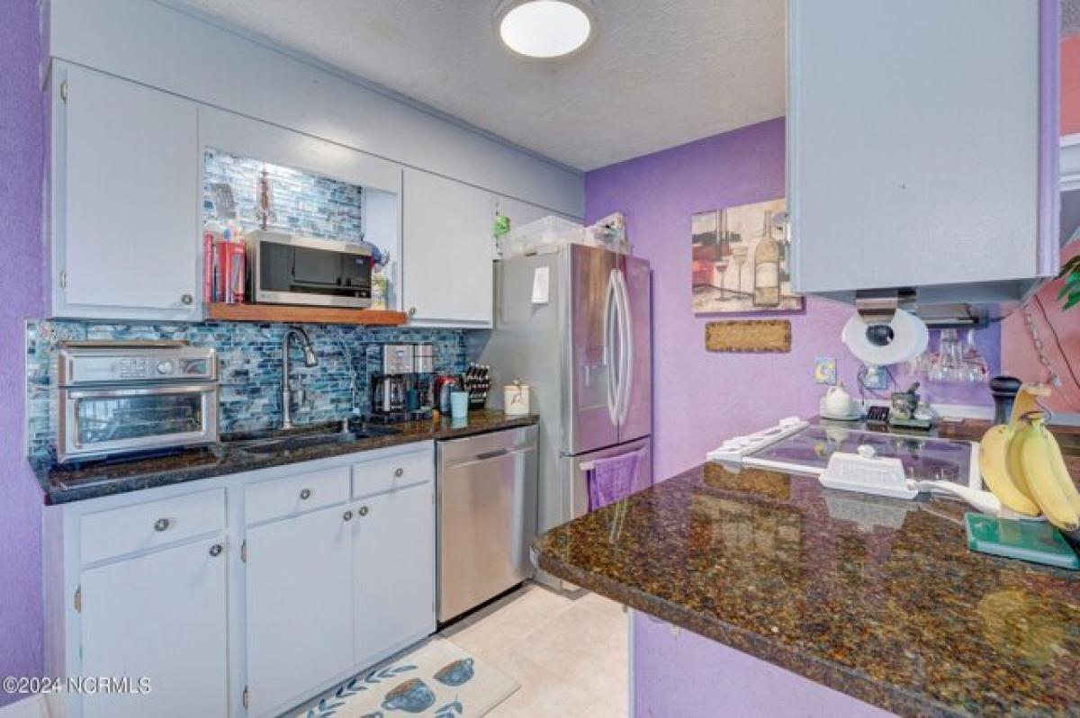 Picture of Home For Sale in Carolina Beach, North Carolina, United States