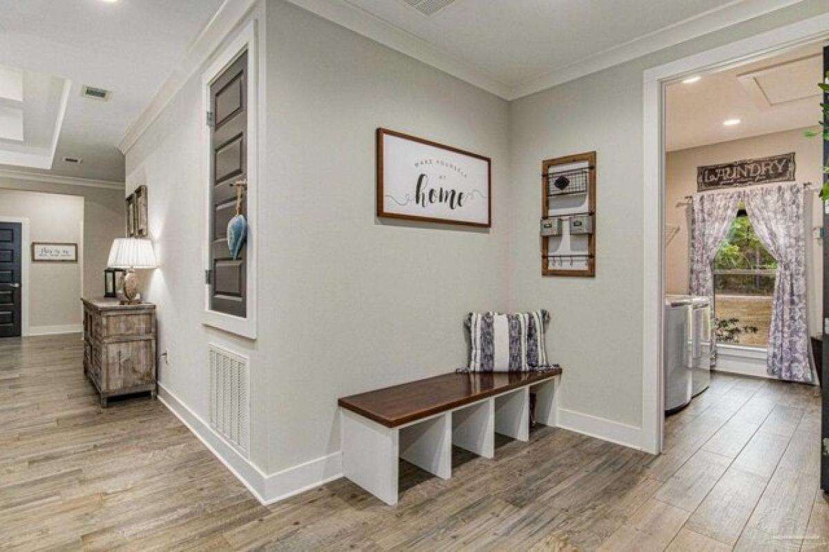 Picture of Home For Sale in Milton, Florida, United States