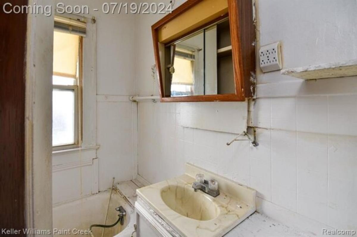 Picture of Home For Sale in Flint, Michigan, United States