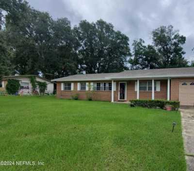 Home For Rent in Orange Park, Florida