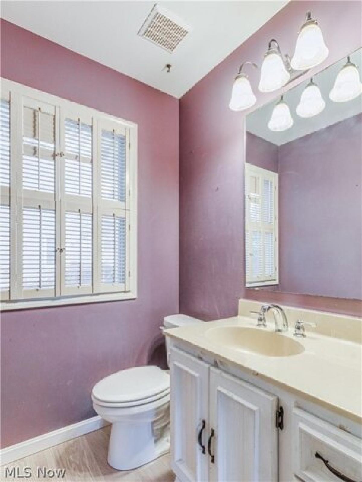 Picture of Home For Sale in Akron, Ohio, United States