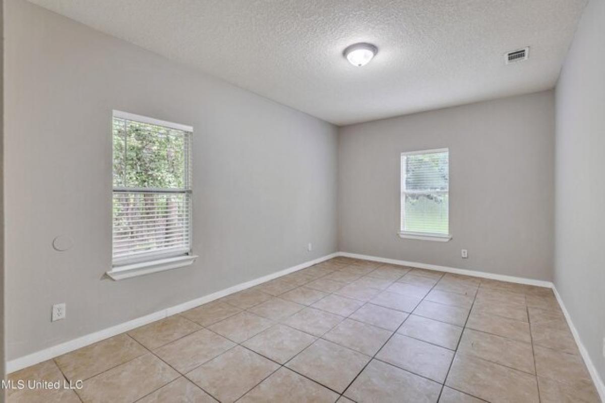 Picture of Home For Sale in Bay Saint Louis, Mississippi, United States