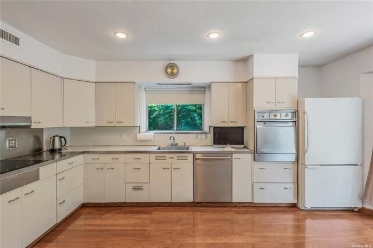 Picture of Home For Sale in Jamaica, New York, United States