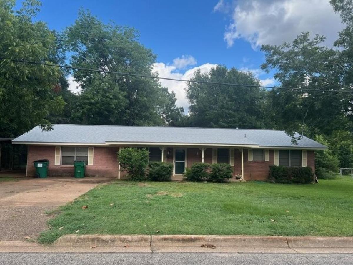 Picture of Home For Sale in Palestine, Texas, United States