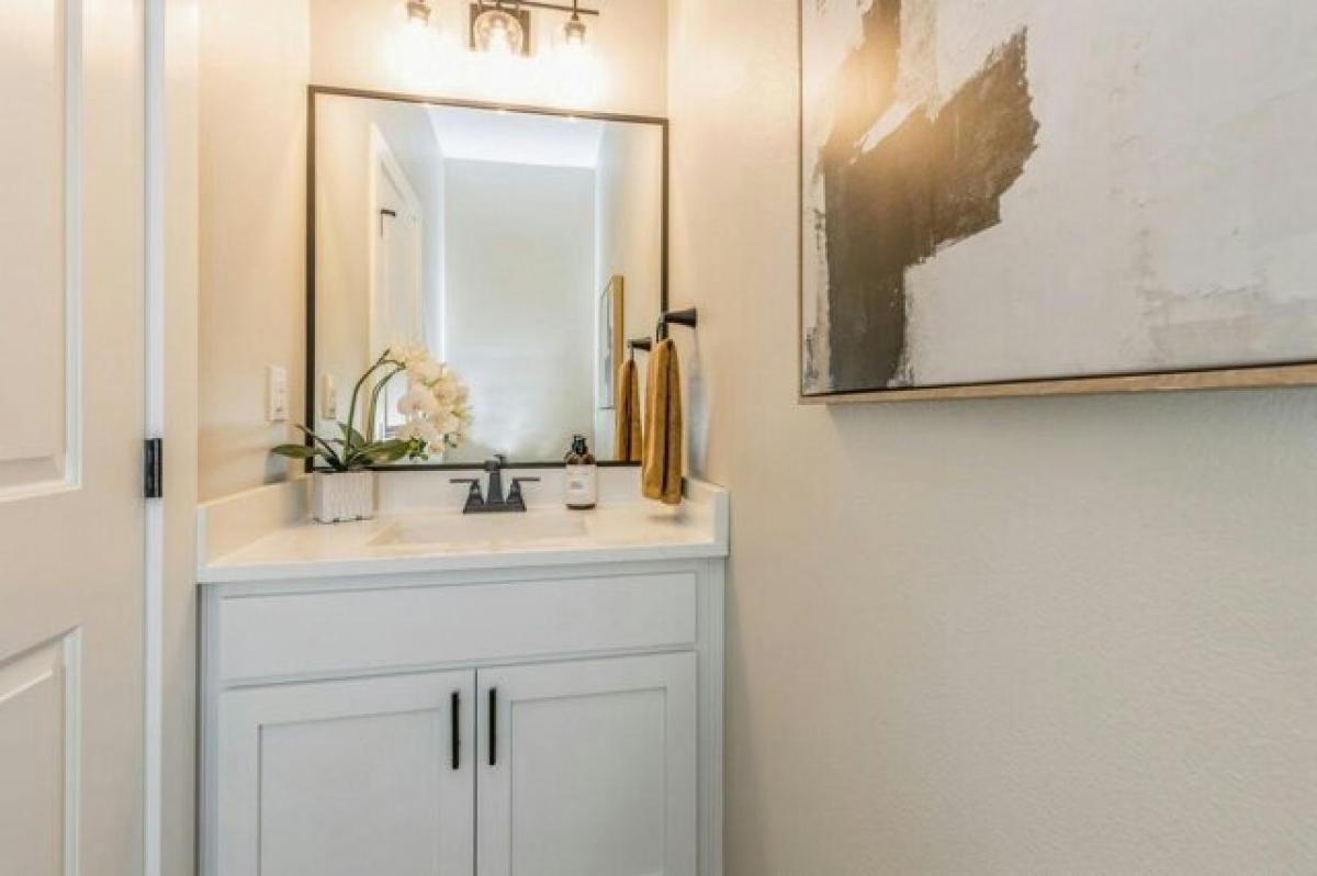 Picture of Home For Sale in Waukee, Iowa, United States