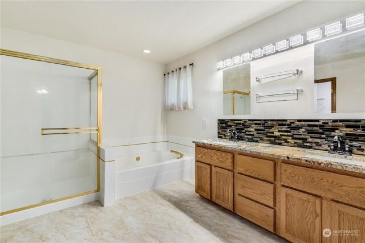 Picture of Home For Sale in Olympia, Washington, United States