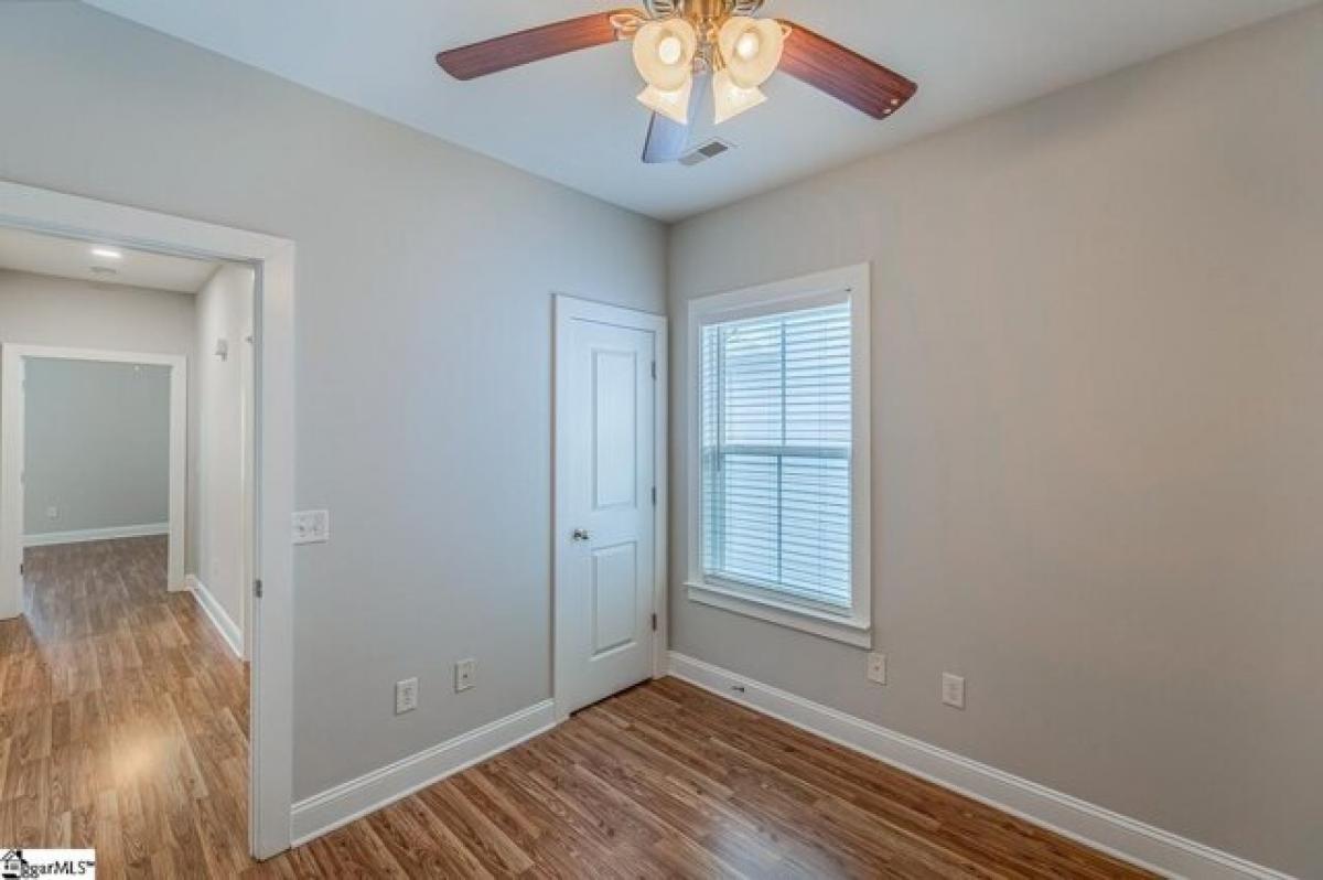 Picture of Home For Sale in Greenville, South Carolina, United States