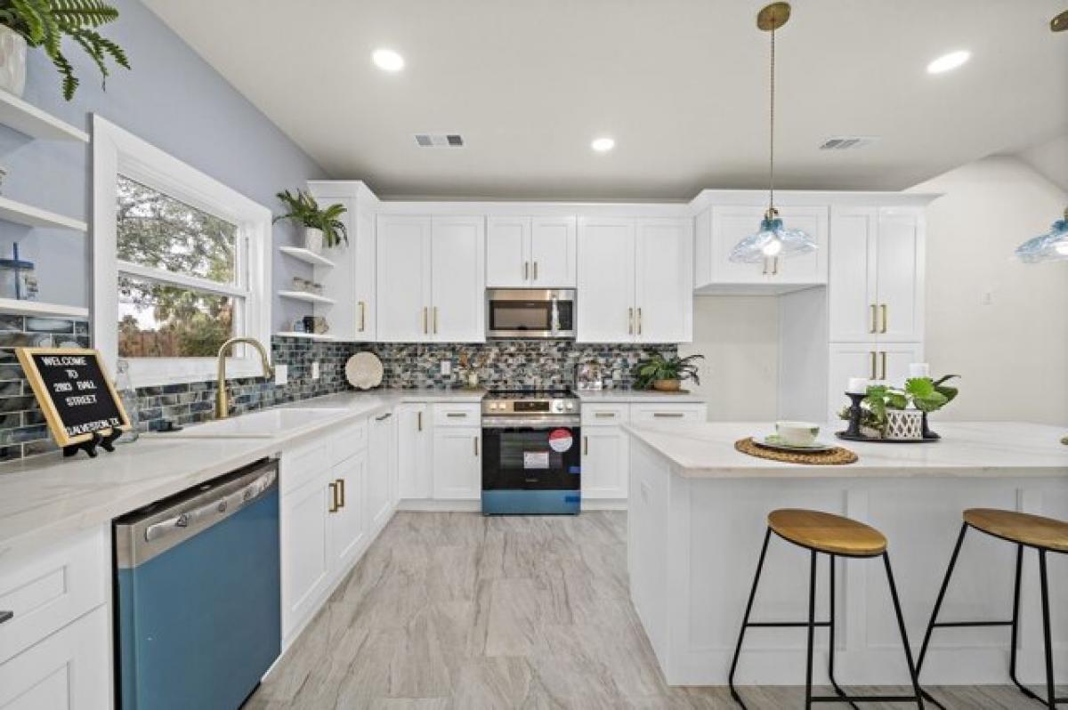 Picture of Home For Sale in Galveston, Texas, United States