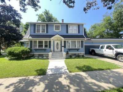 Home For Sale in Elgin, Illinois
