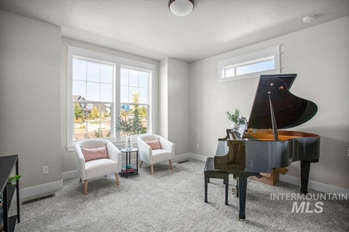 Picture of Home For Sale in Eagle, Idaho, United States