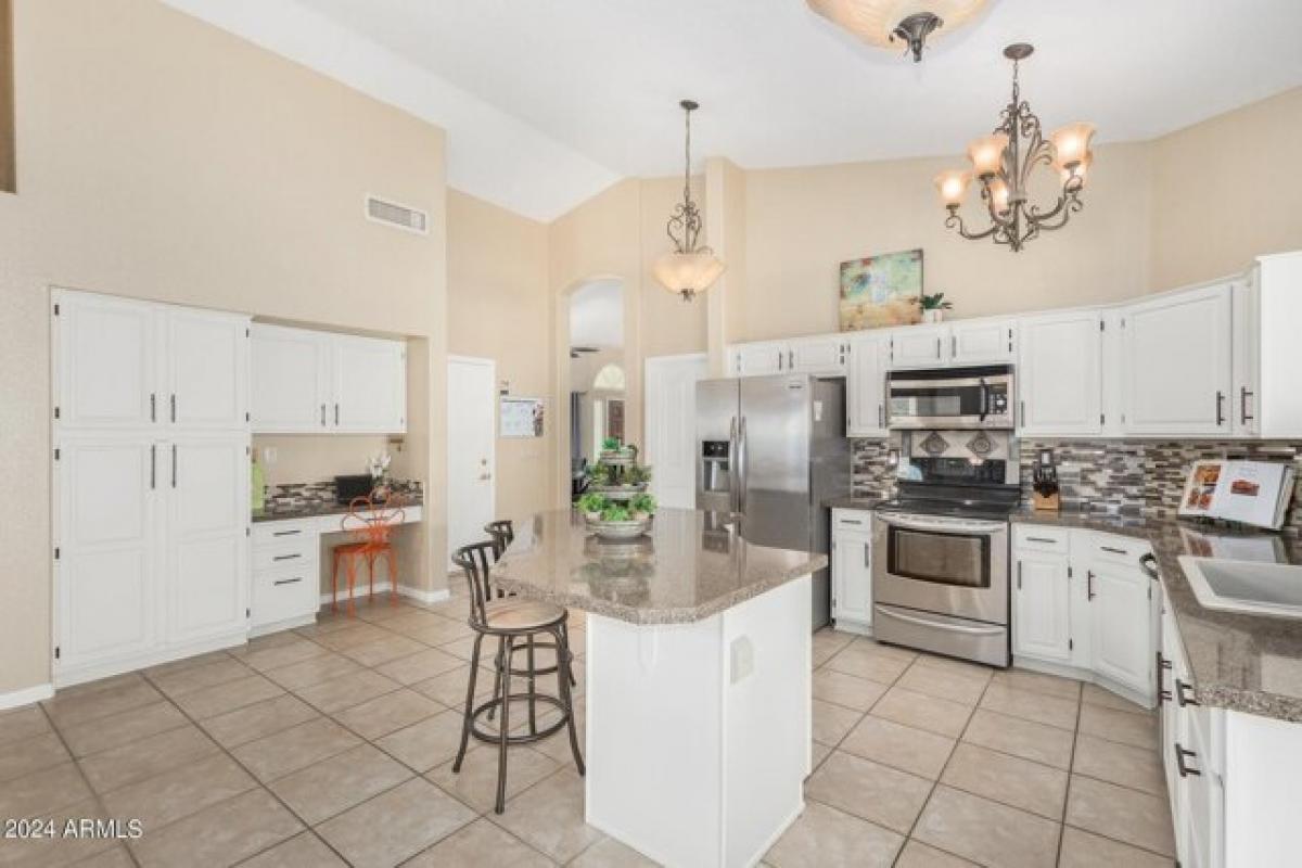 Picture of Home For Sale in Goodyear, Arizona, United States