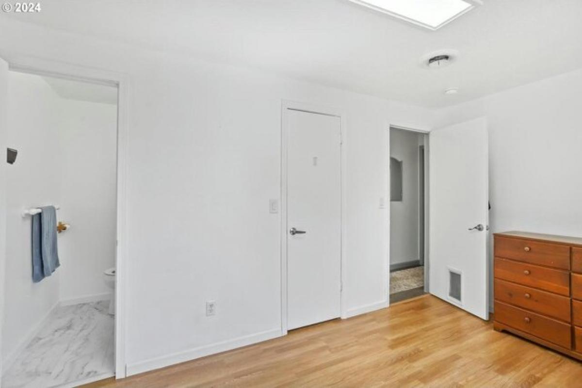 Picture of Home For Sale in Oregon City, Oregon, United States