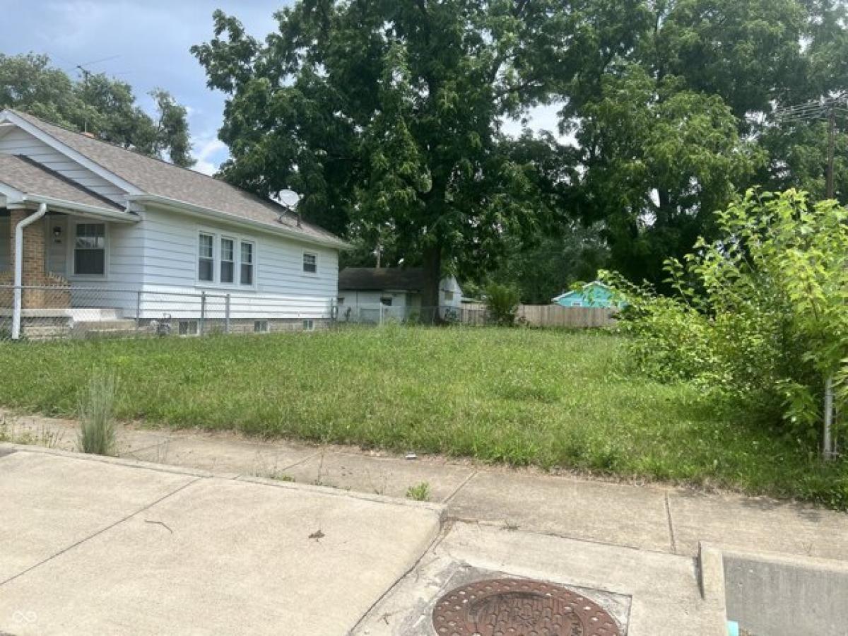 Picture of Residential Land For Sale in Indianapolis, Indiana, United States