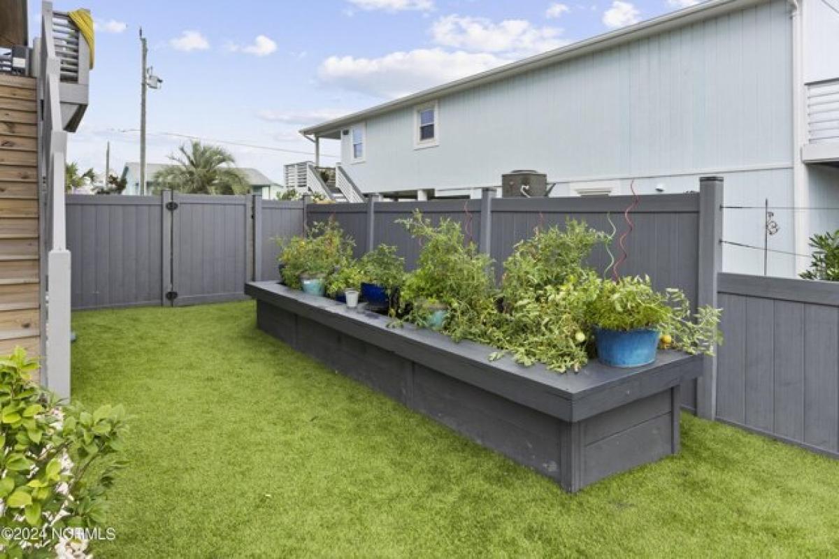 Picture of Home For Sale in Carolina Beach, North Carolina, United States