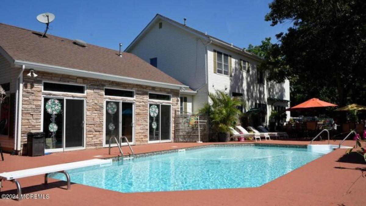 Picture of Home For Sale in Toms River, New Jersey, United States