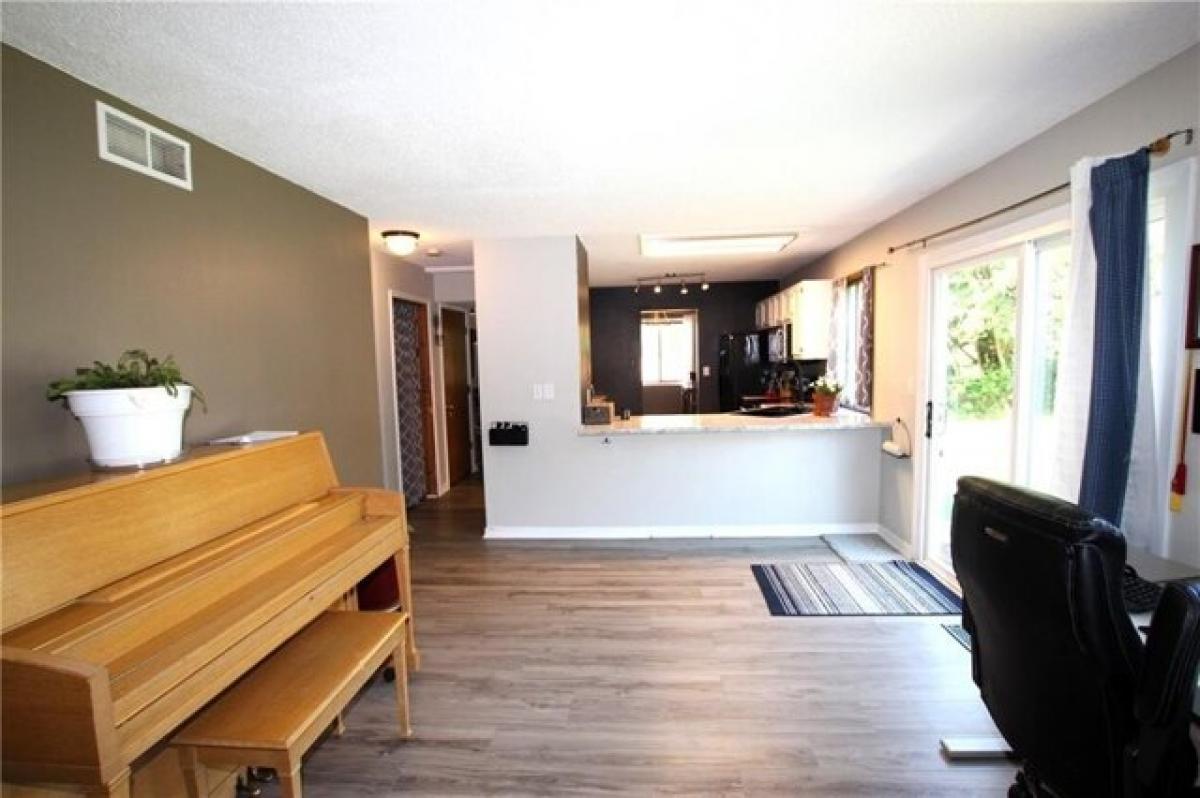 Picture of Home For Sale in West Des Moines, Iowa, United States