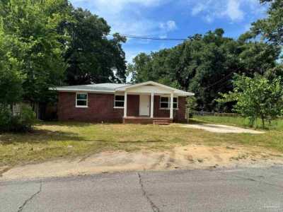 Home For Rent in Pensacola, Florida