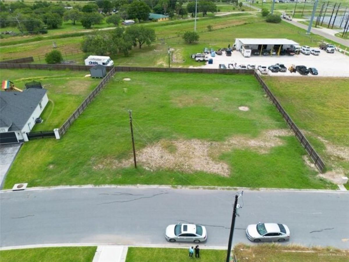 Picture of Residential Land For Sale in Edinburg, Texas, United States