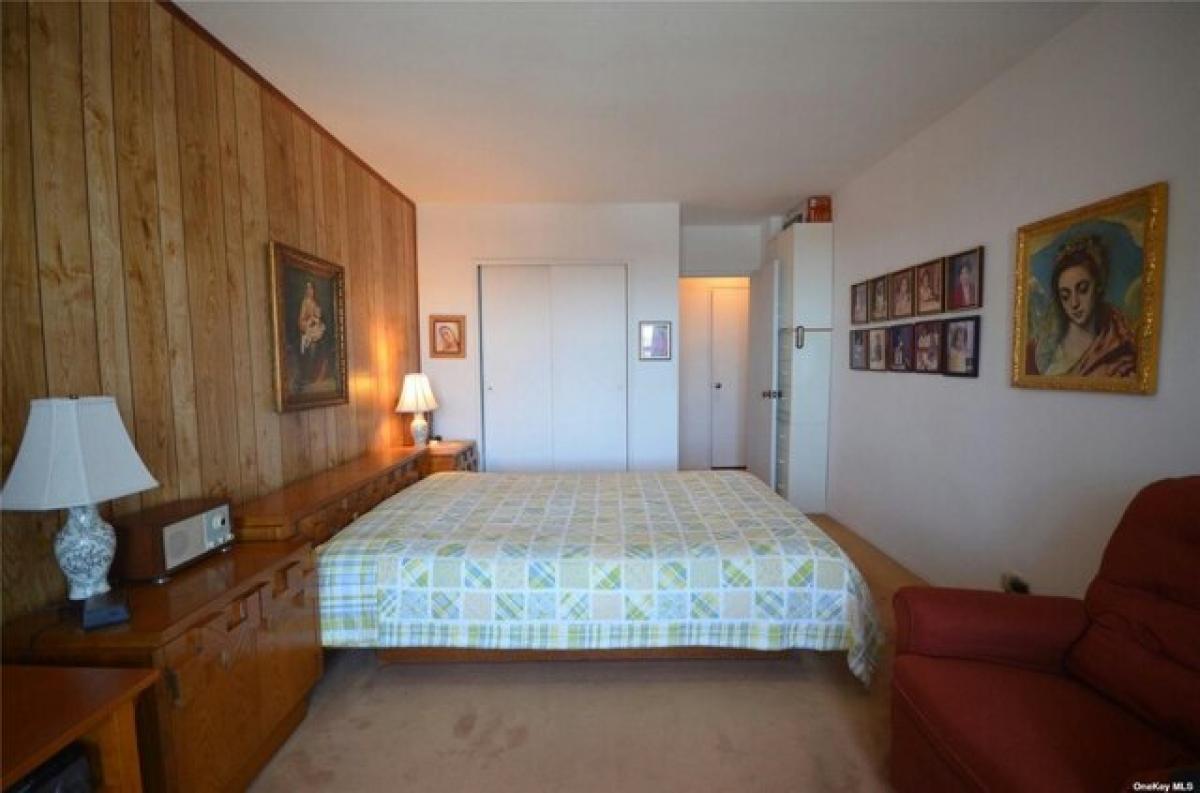 Picture of Home For Sale in Rego Park, New York, United States