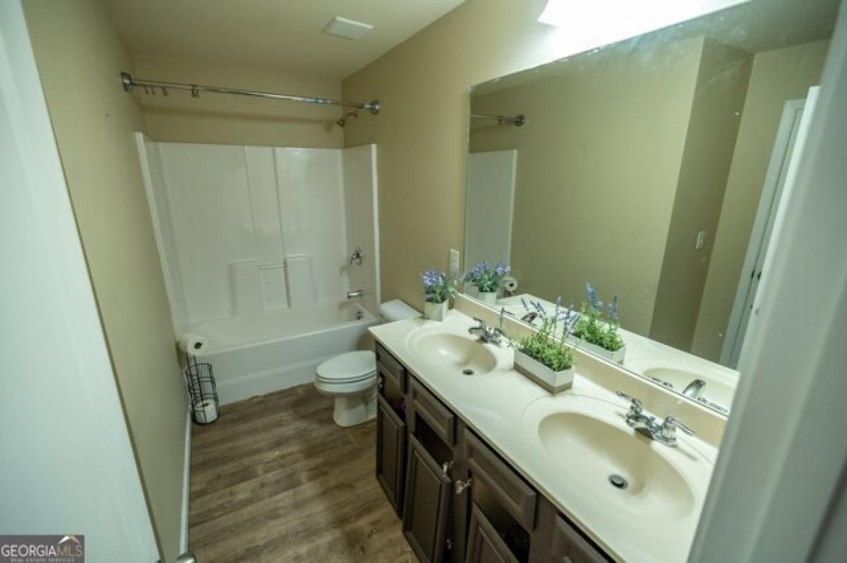 Picture of Home For Sale in McDonough, Georgia, United States