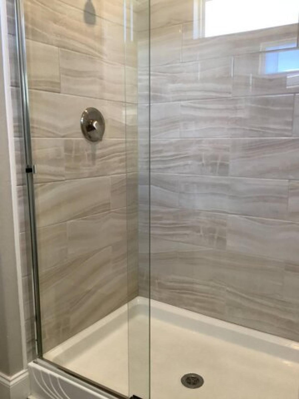 Picture of Home For Sale in Oxford, Florida, United States