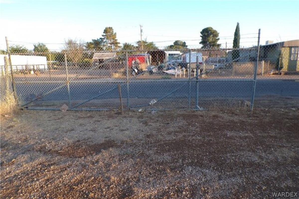 Picture of Residential Land For Sale in Kingman, Arizona, United States