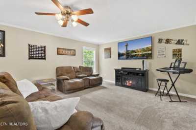 Home For Sale in Lenoir City, Tennessee