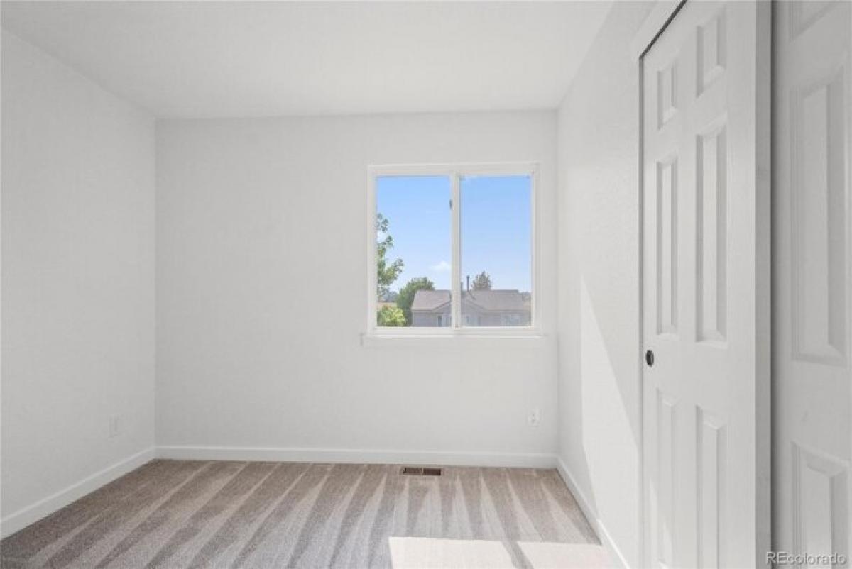 Picture of Home For Sale in Castle Rock, Colorado, United States