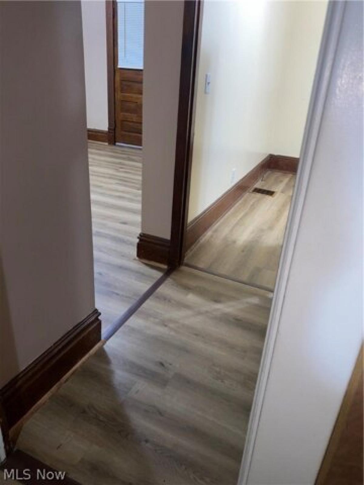 Picture of Home For Sale in Girard, Ohio, United States