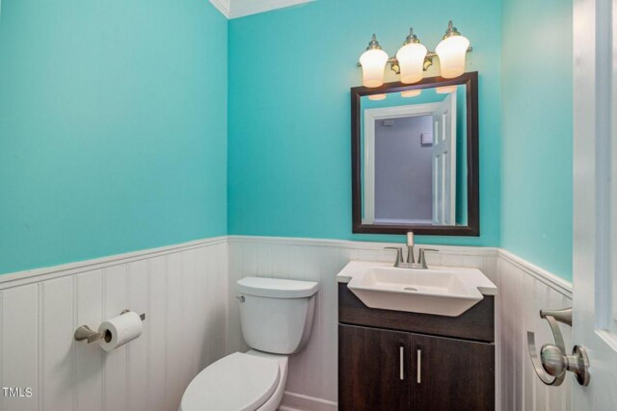 Picture of Home For Sale in Apex, North Carolina, United States