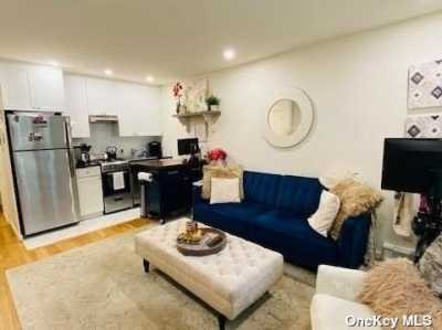 Apartment For Rent in Long Beach, New York