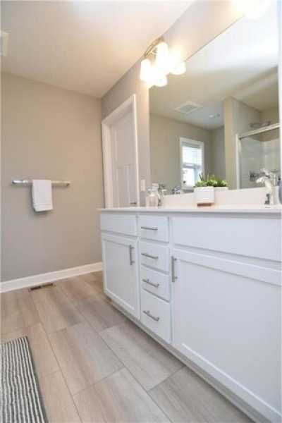 Home For Sale in Lakeville, Minnesota