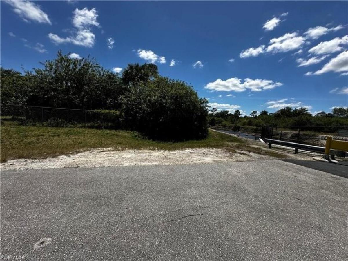 Picture of Residential Land For Sale in Naples, Florida, United States
